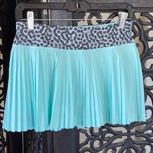 Pleated mint/turquoise Lululemon skrt. Never worn